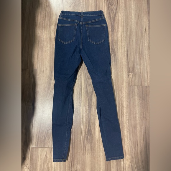 PrettyLittleThing, Size4, barely worn high rise skinny jeans - Picture 3 of 3